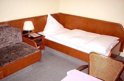 Hotel Goldinger Ландштуль Номер фото